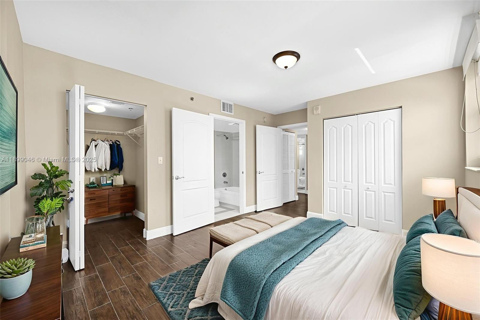 1200 Brickell Bay Dr #3501, Miami FL 33131
