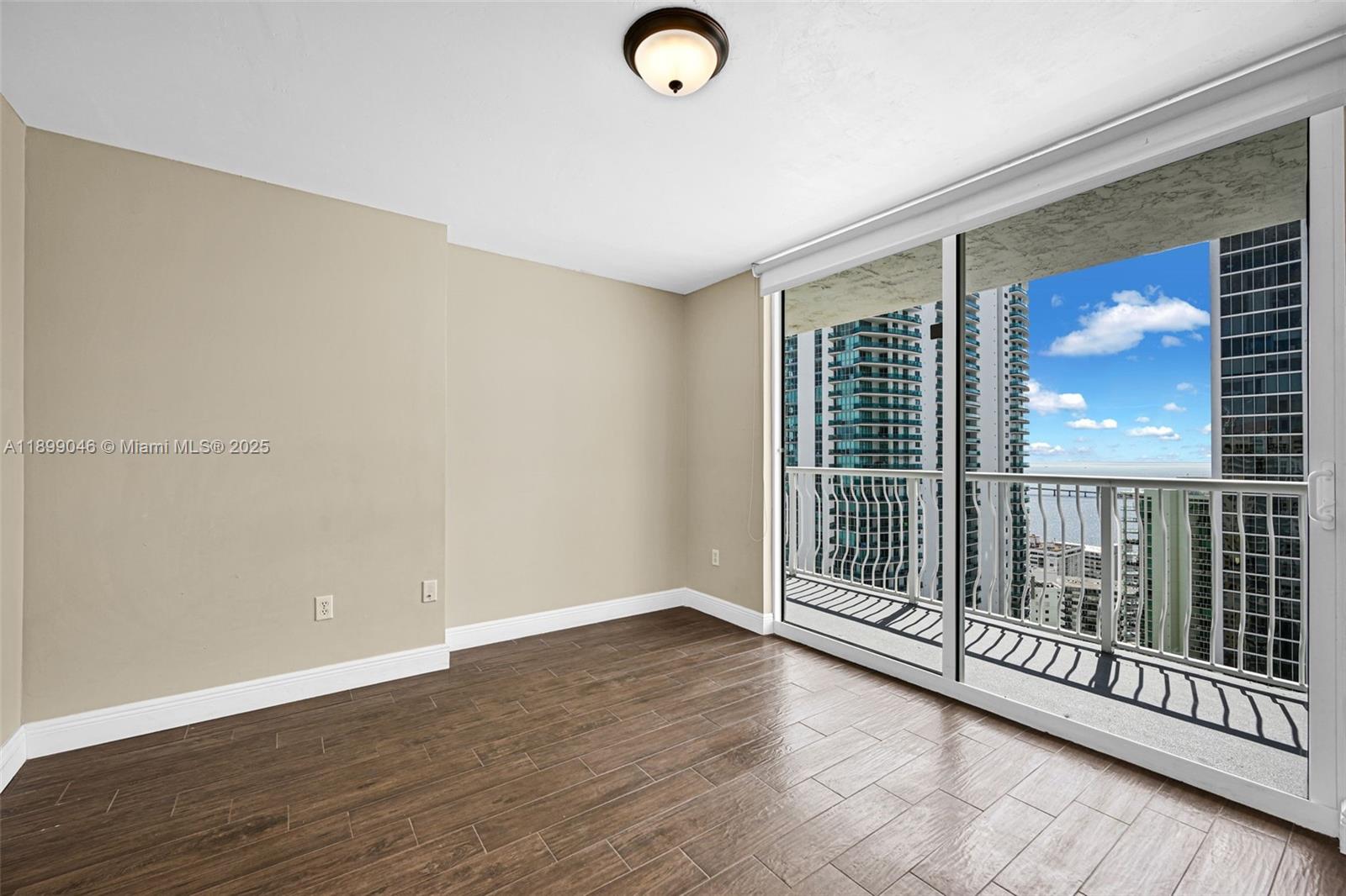 1200 Brickell Bay Dr #3501, Miami FL 33131