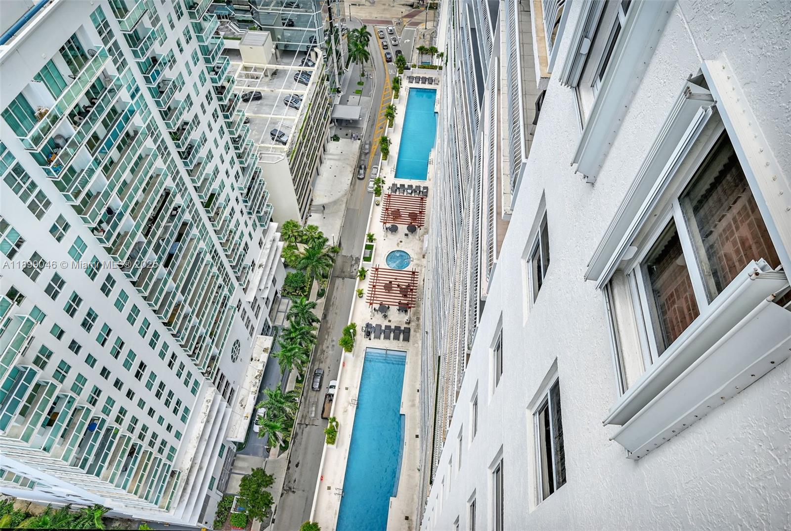 1200 Brickell Bay Dr #3501, Miami FL 33131