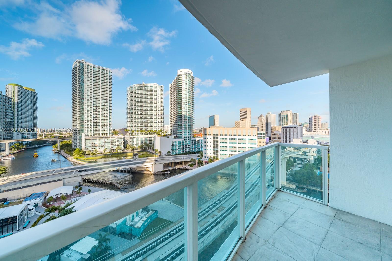31 SE 5th St #1507, Miami FL 33131