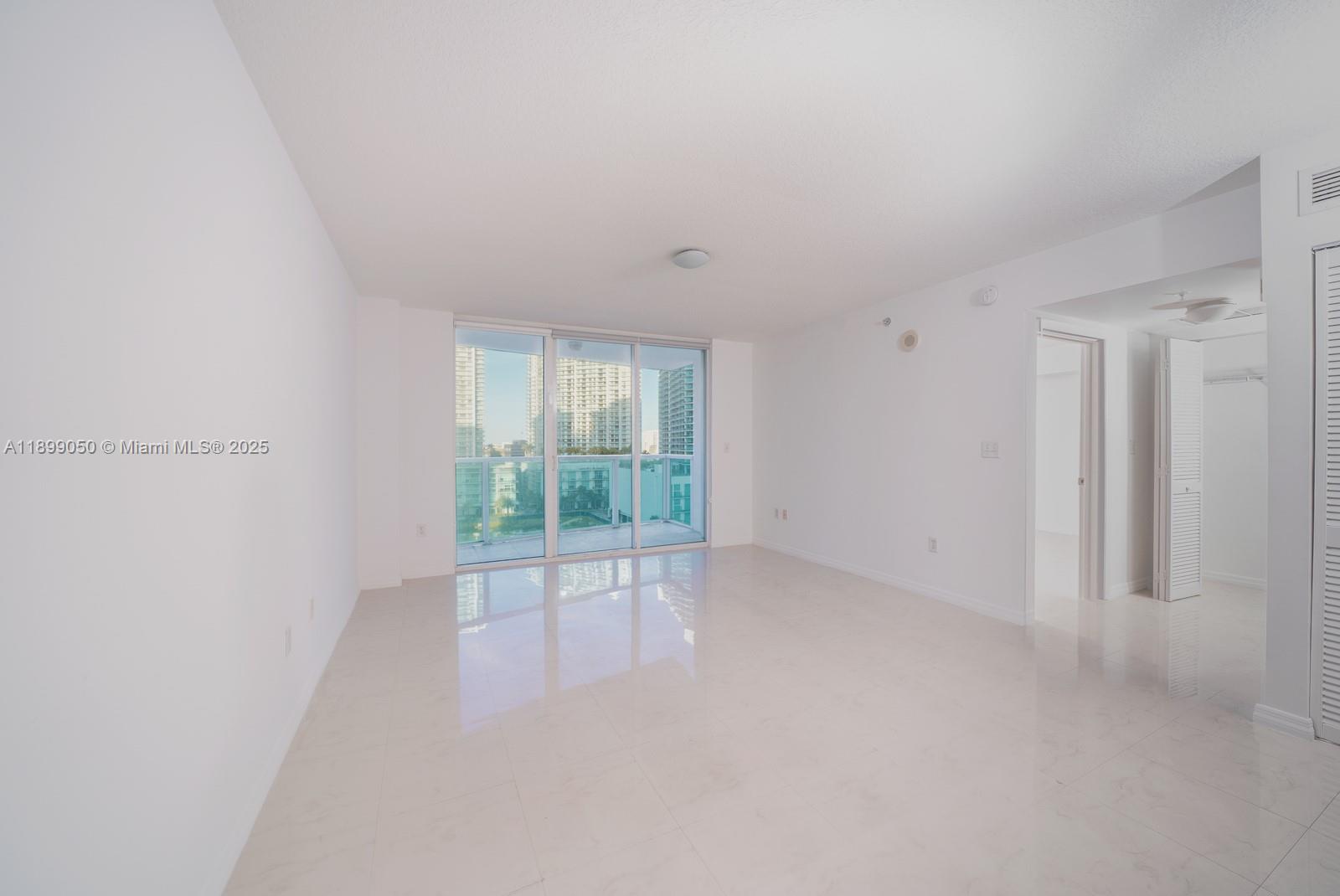 31 SE 5th St #1507, Miami FL 33131