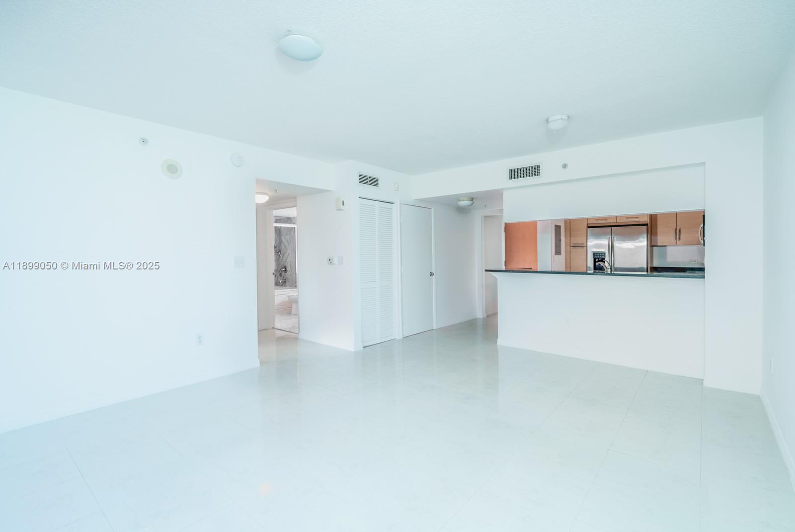 31 SE 5th St #1507, Miami FL 33131