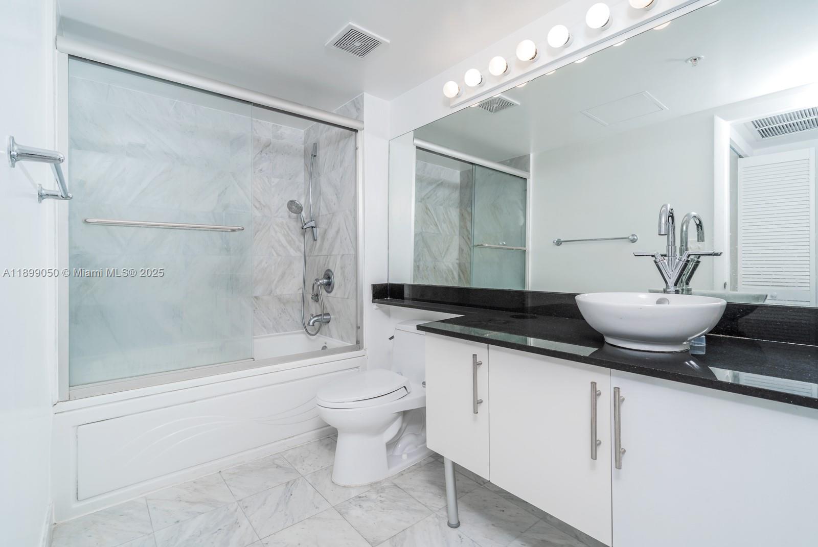 31 SE 5th St #1507, Miami FL 33131