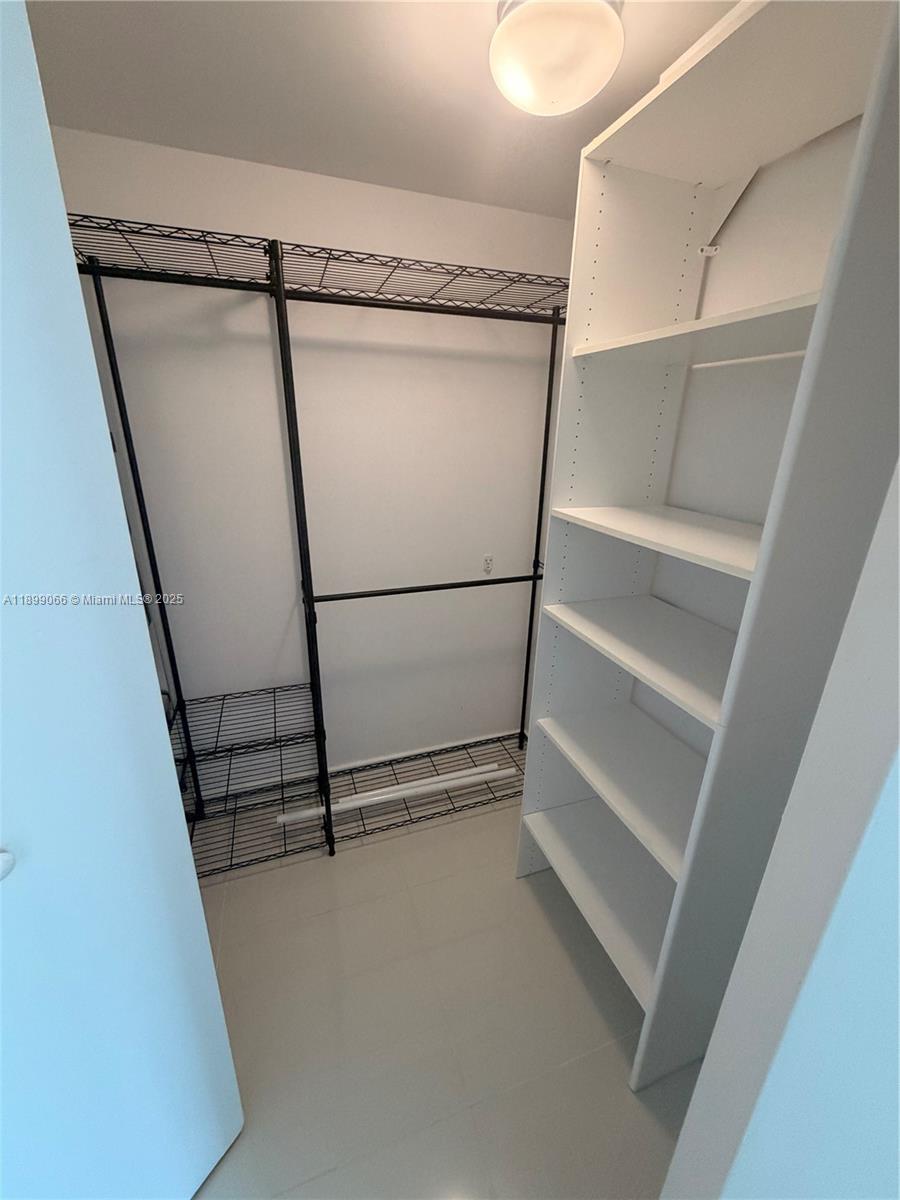 60 SW 13th St #5216, Miami FL 33130