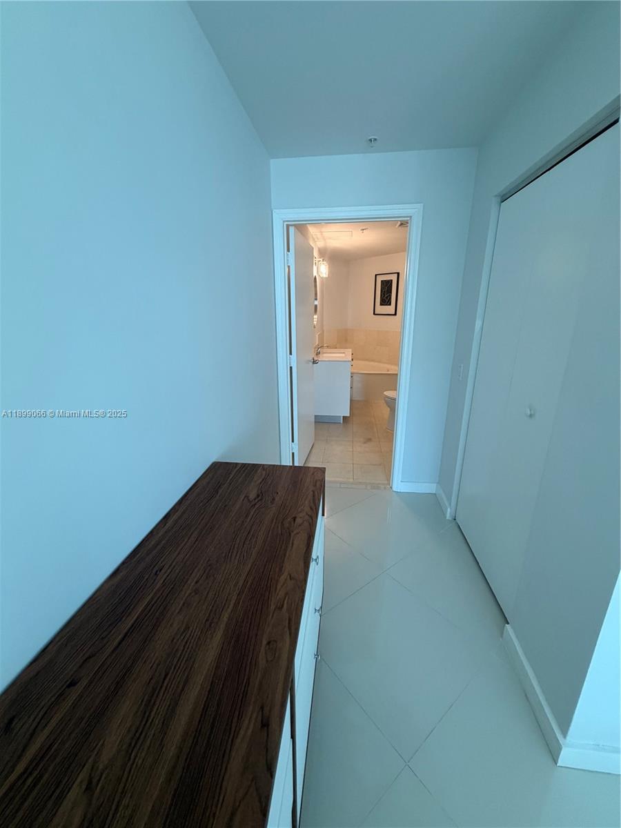 60 SW 13th St #5216, Miami FL 33130
