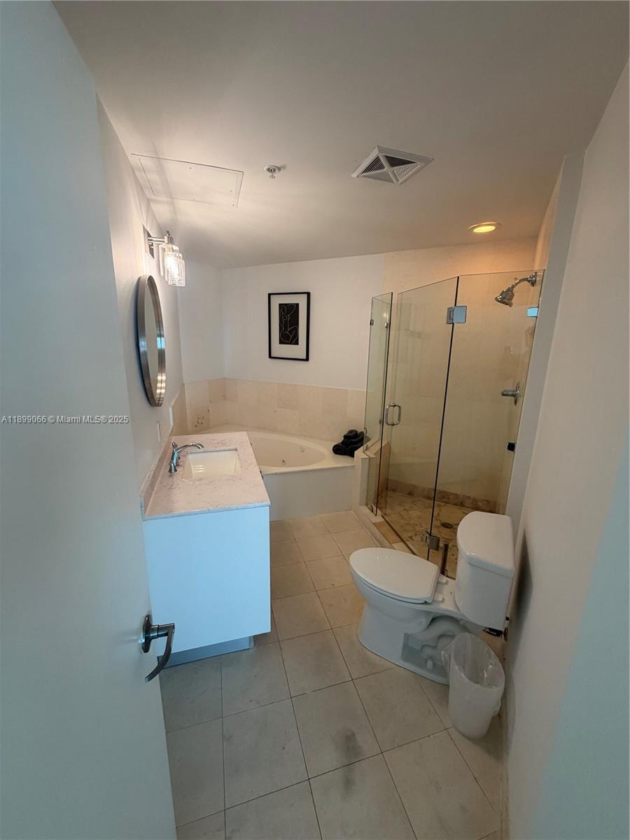 60 SW 13th St #5216, Miami FL 33130