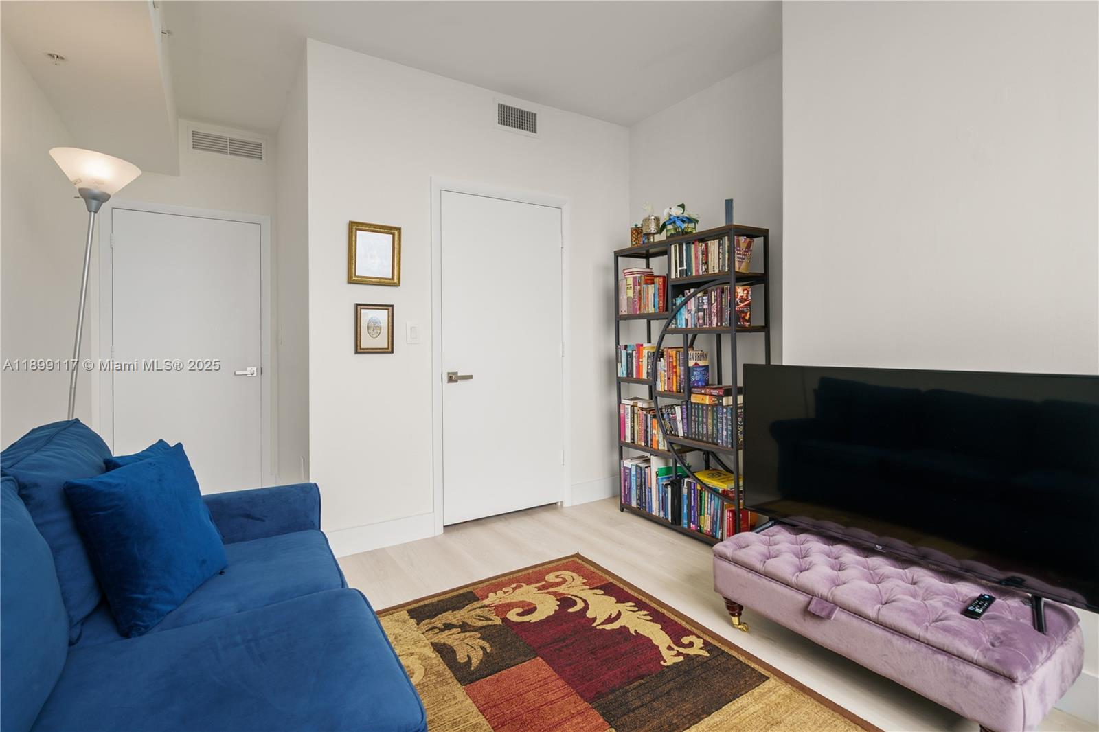 253 NE 2nd St #2003, Miami FL 33132