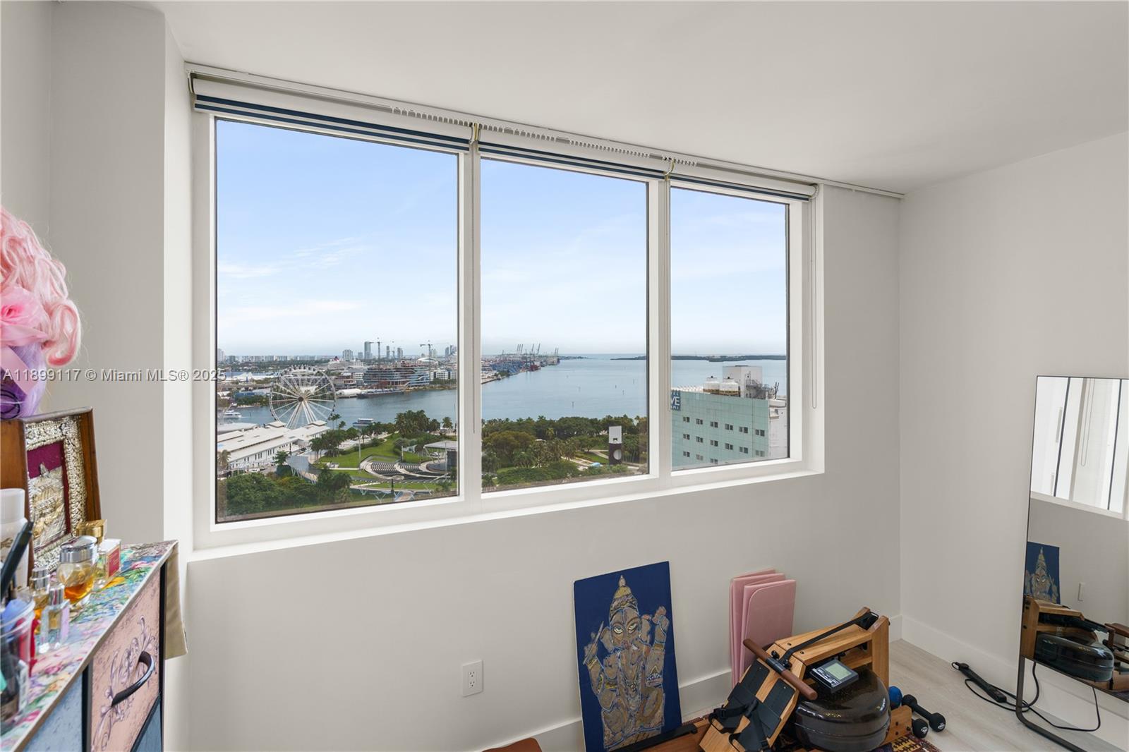 253 NE 2nd St #2003, Miami FL 33132