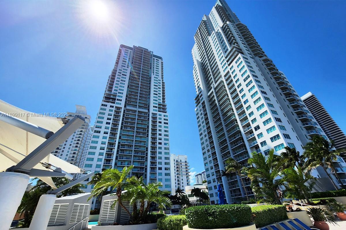 253 NE 2nd St #2003, Miami FL 33132