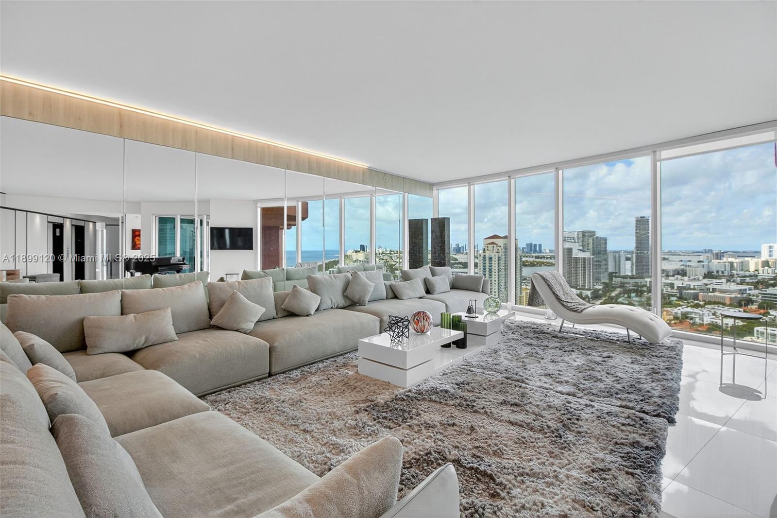 300 S Pointe Dr #TH-3105, Miami Beach FL 33139