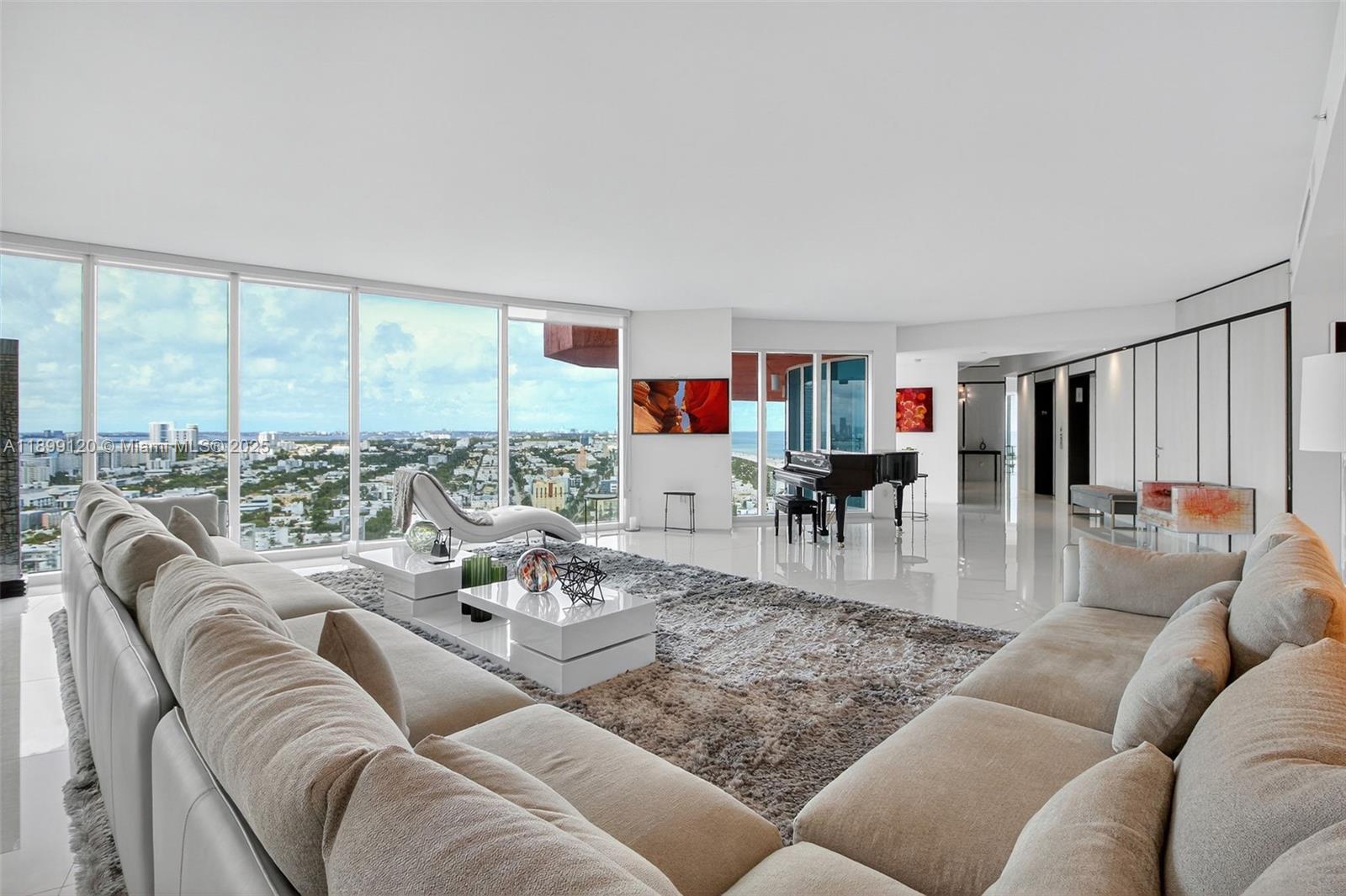 300 S Pointe Dr #TH-3105, Miami Beach FL 33139