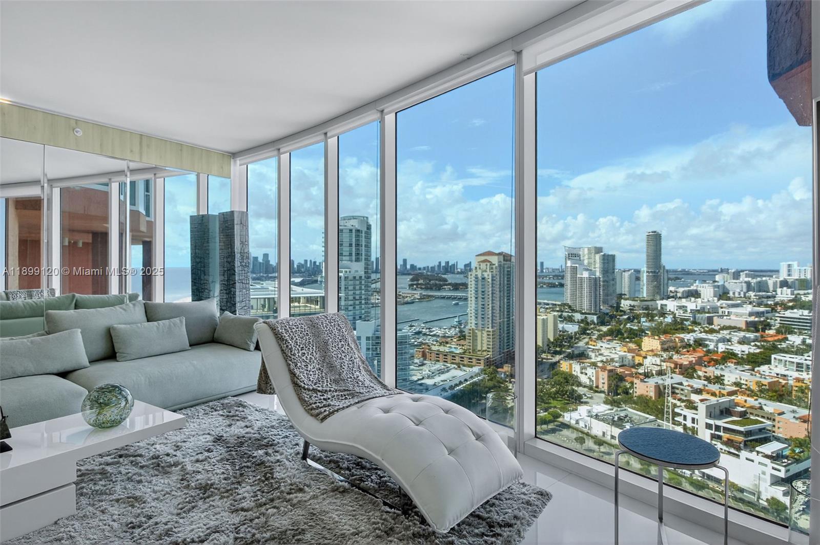 300 S Pointe Dr #TH-3105, Miami Beach FL 33139