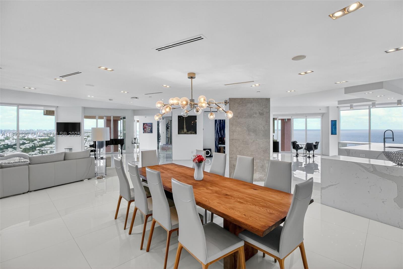 300 S Pointe Dr #TH-3105, Miami Beach FL 33139
