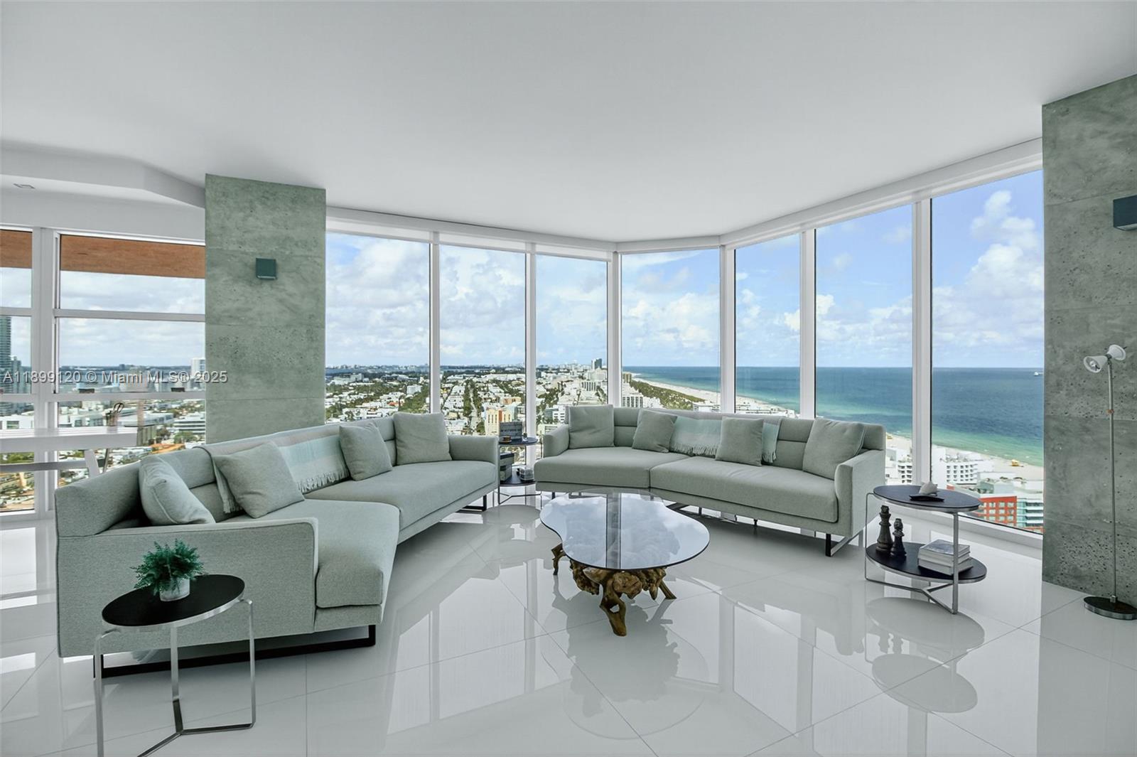 300 S Pointe Dr #TH-3105, Miami Beach FL 33139
