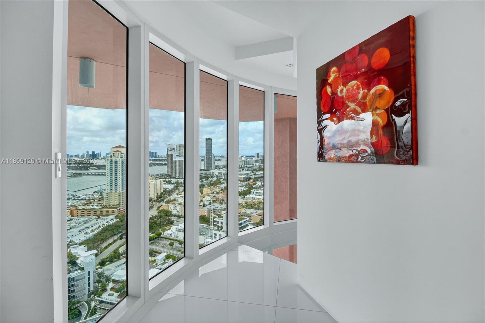 300 S Pointe Dr #TH-3105, Miami Beach FL 33139