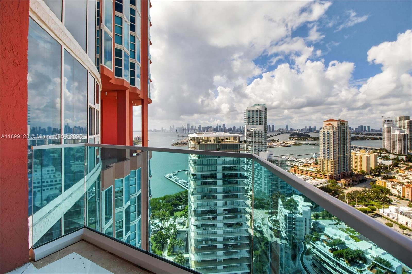 300 S Pointe Dr #TH-3105, Miami Beach FL 33139