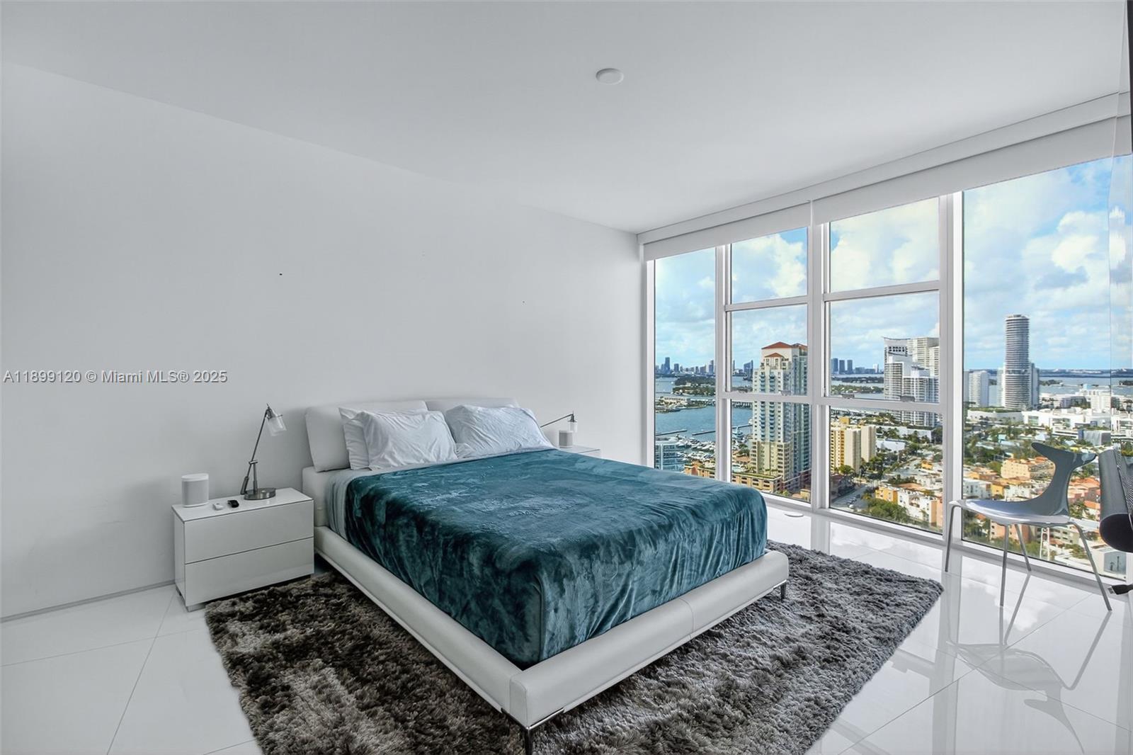 300 S Pointe Dr #TH-3105, Miami Beach FL 33139