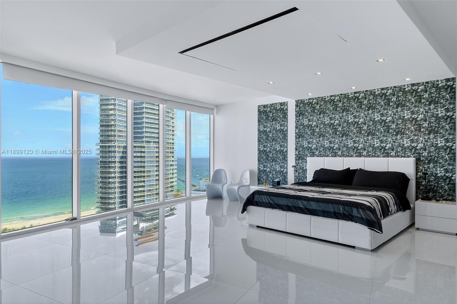 300 S Pointe Dr #TH-3105, Miami Beach FL 33139