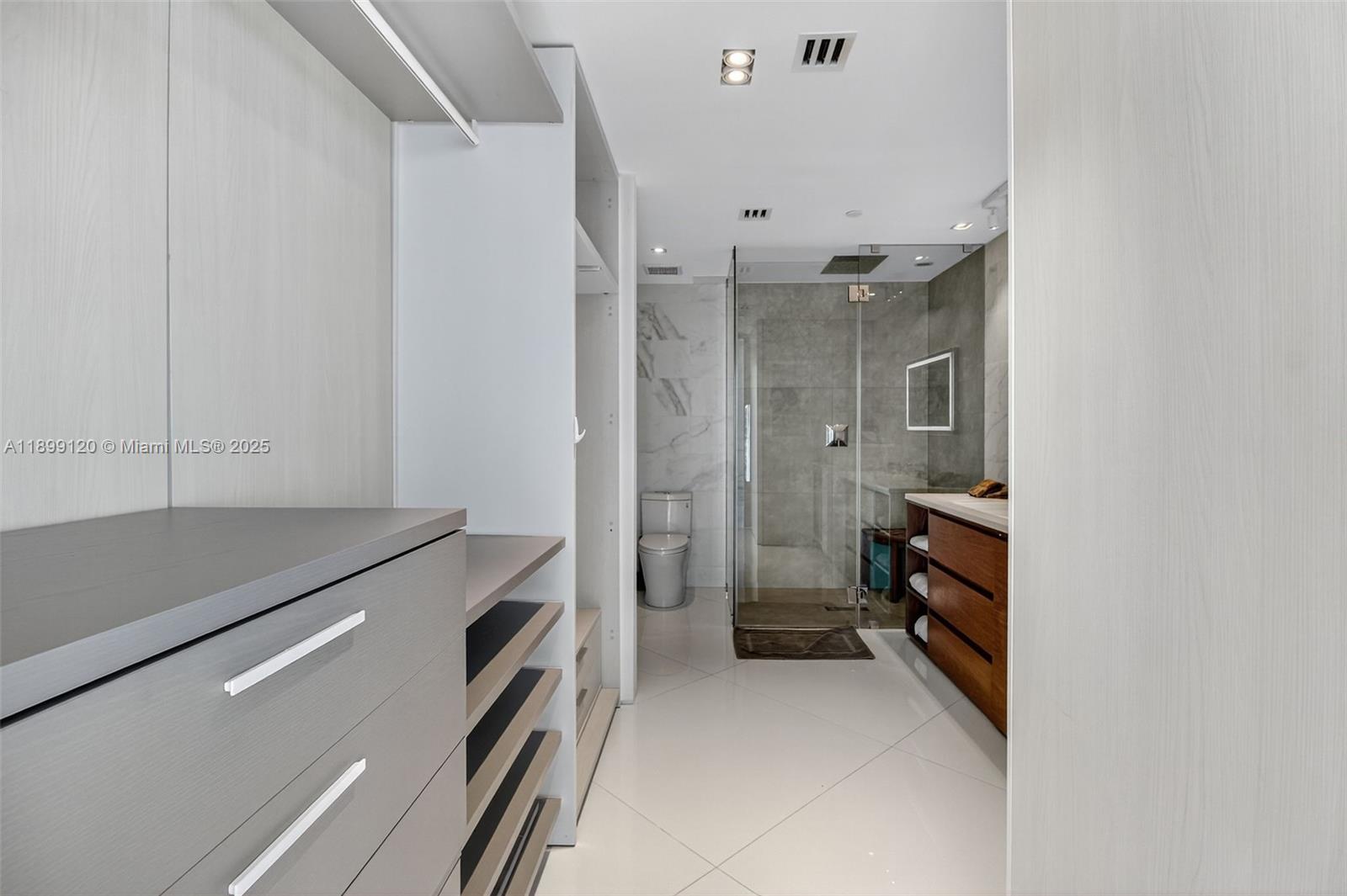 300 S Pointe Dr #TH-3105, Miami Beach FL 33139