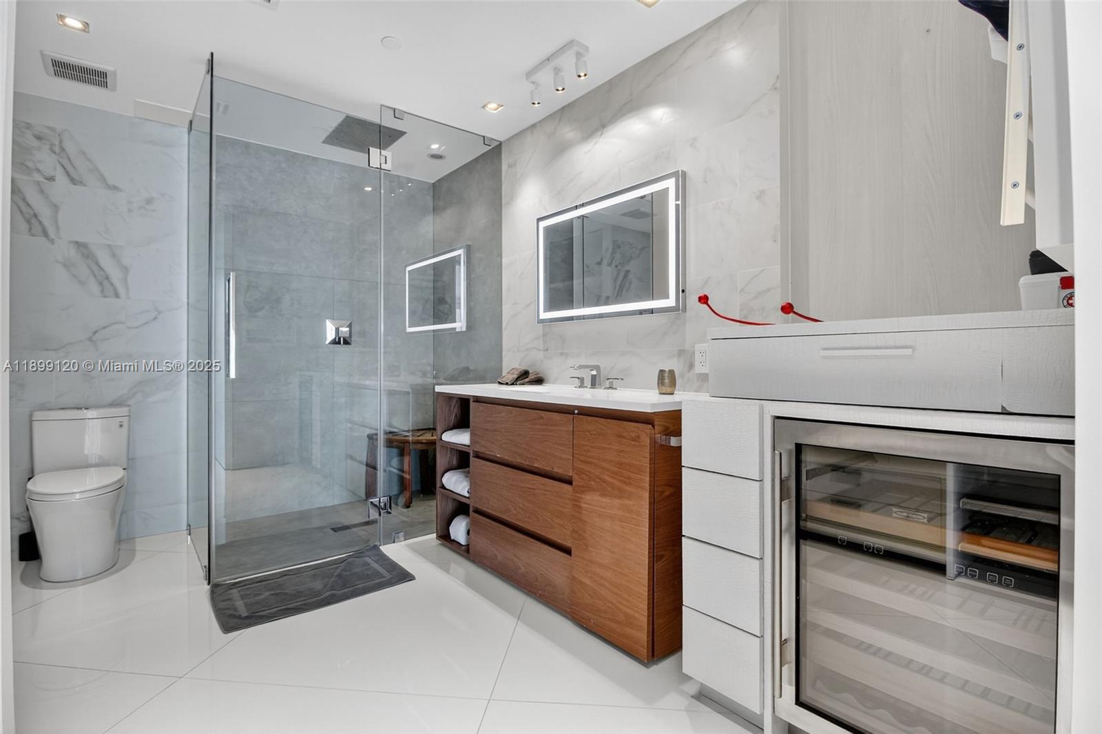 300 S Pointe Dr #TH-3105, Miami Beach FL 33139