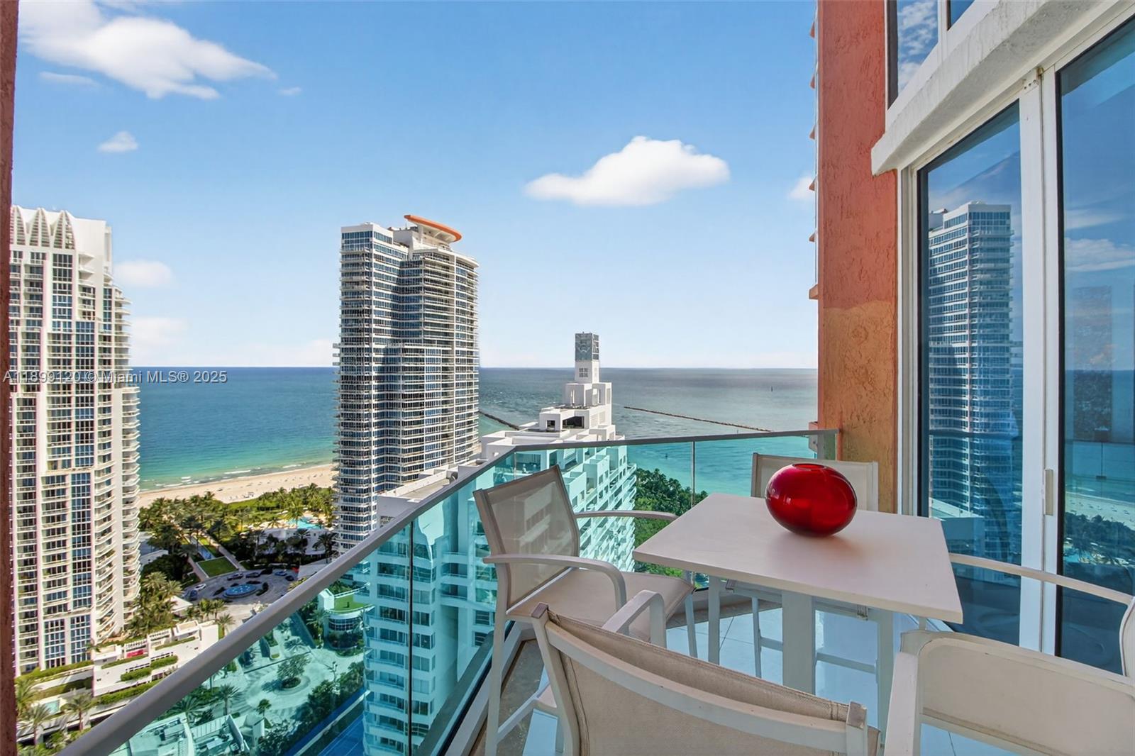 300 S Pointe Dr #TH-3105, Miami Beach FL 33139