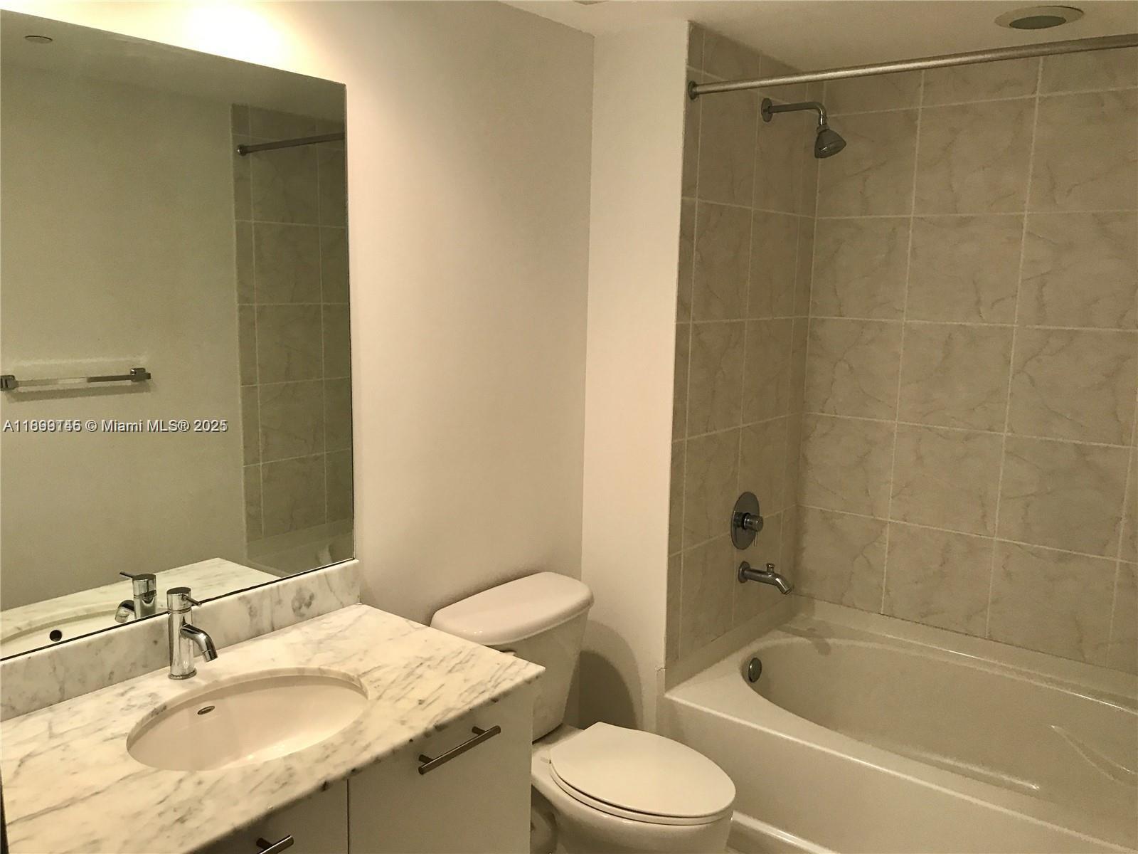 950 Brickell Bay Dr #2808, Miami FL 33131
