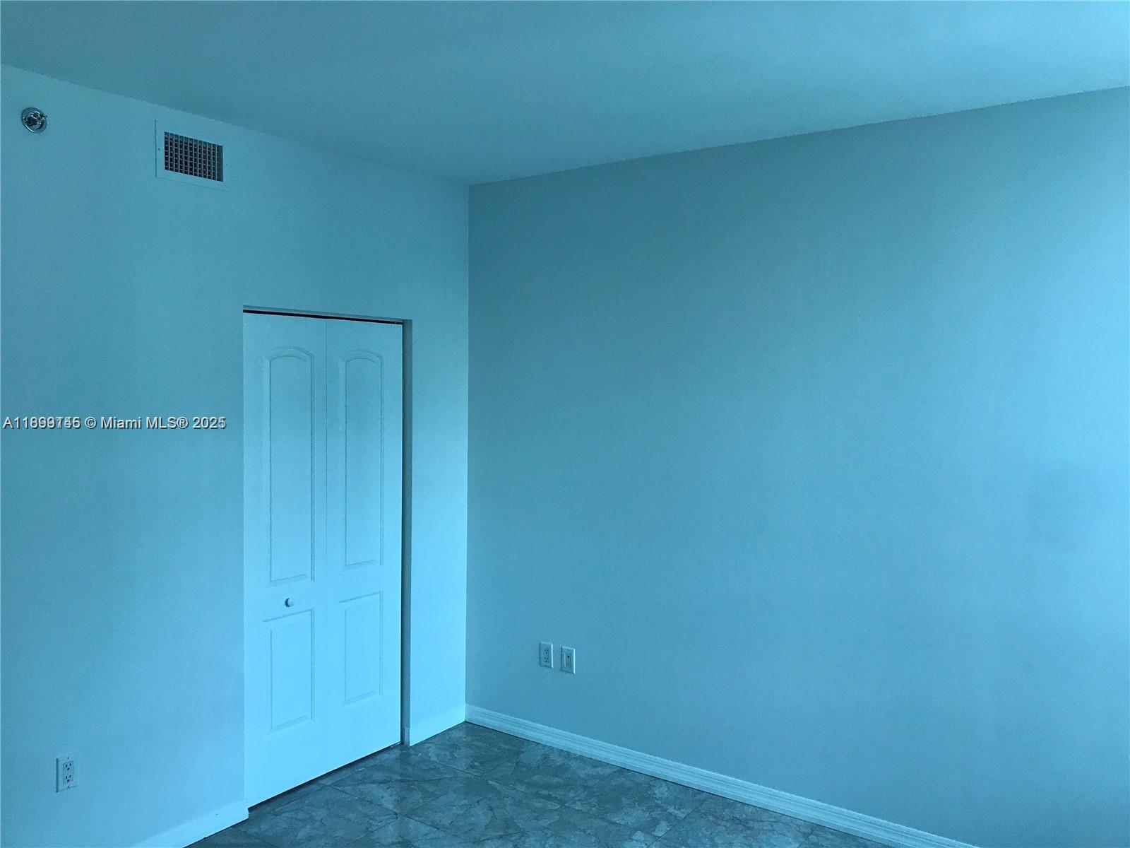 950 Brickell Bay Dr #2808, Miami FL 33131