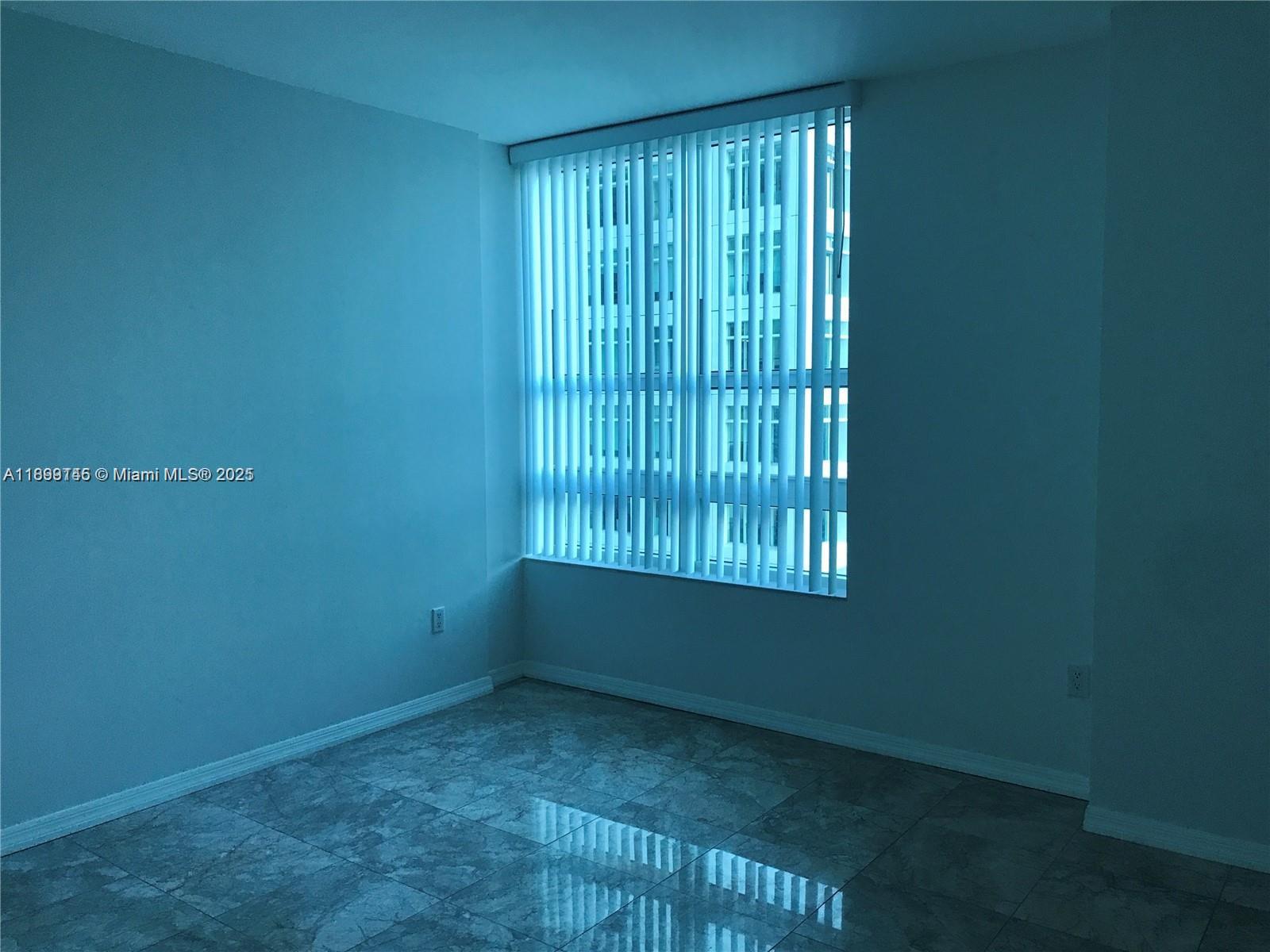 950 Brickell Bay Dr #2808, Miami FL 33131