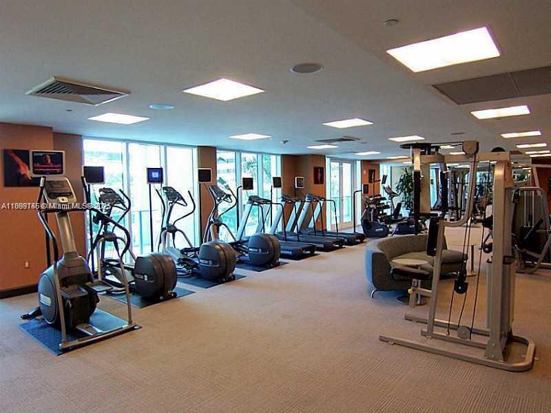 950 Brickell Bay Dr #2808, Miami FL 33131
