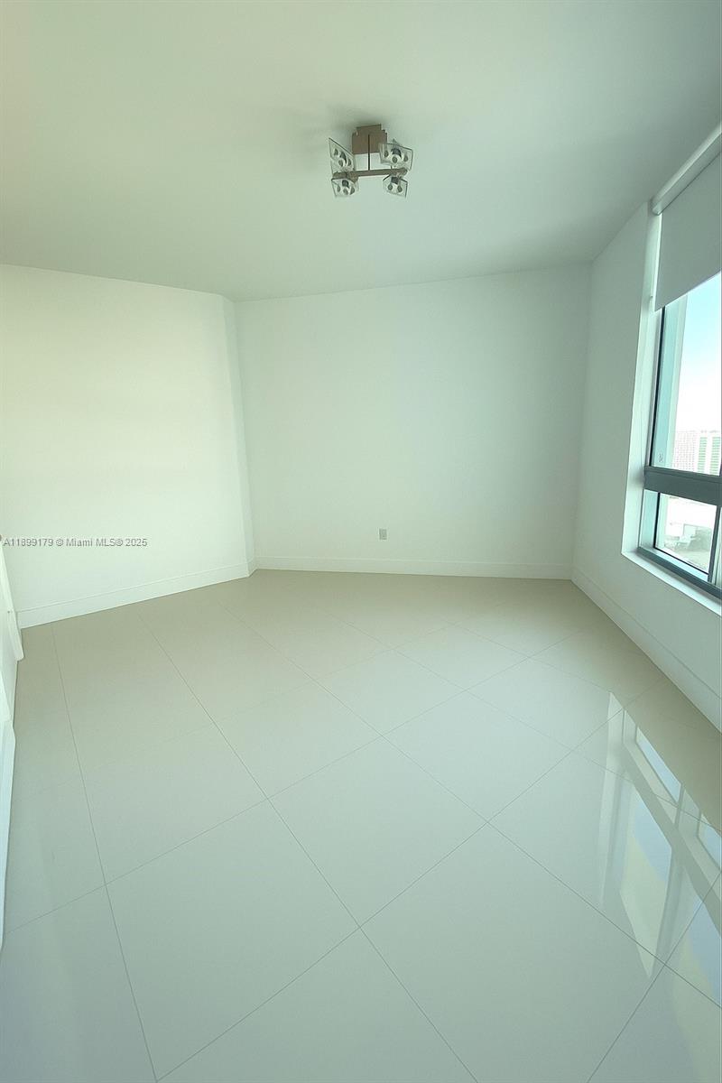 350 S Miami Ave #3811, Miami FL 33130