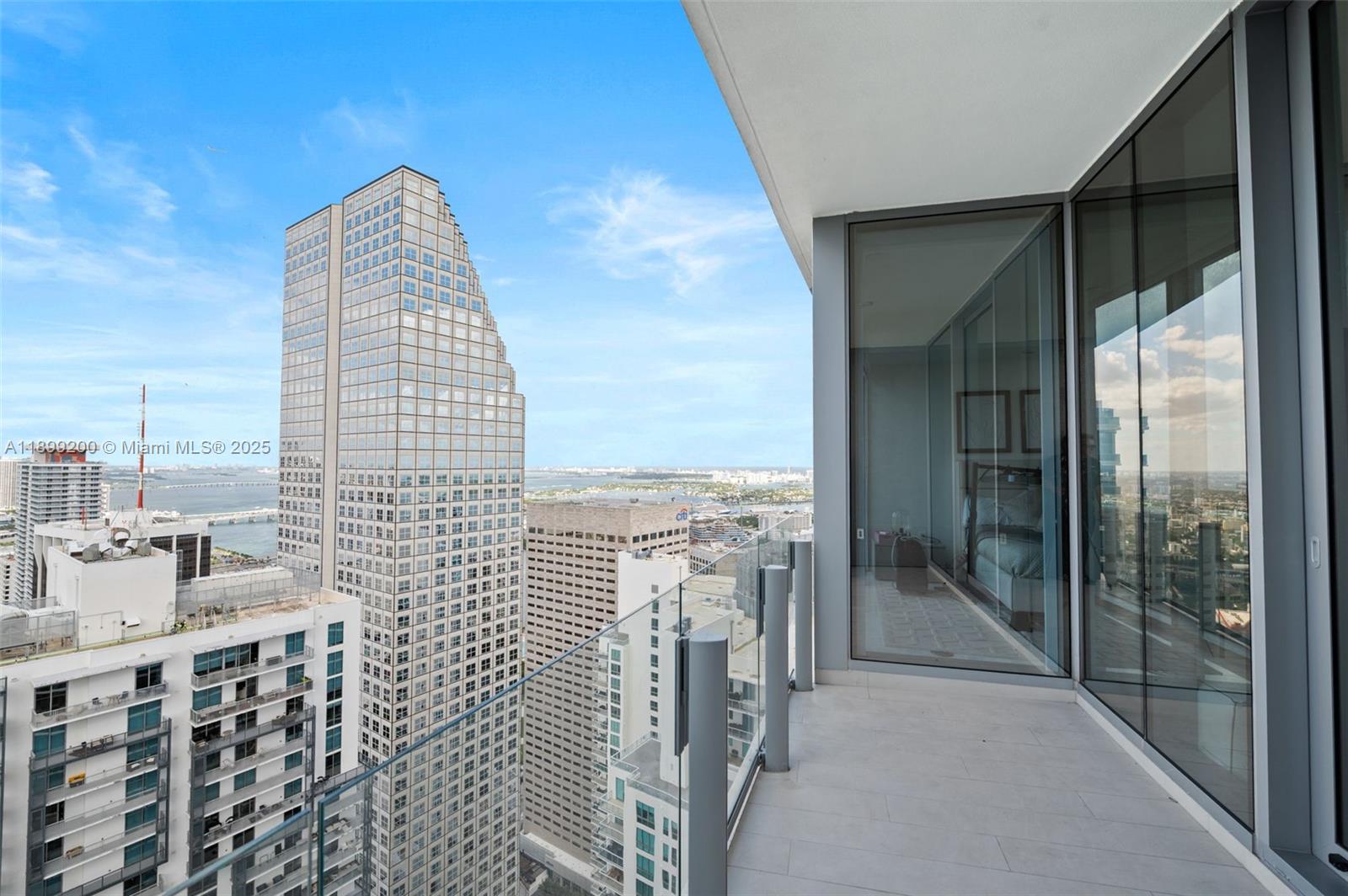 300 Biscayne Blvd Way #4909W, Miami FL 33131