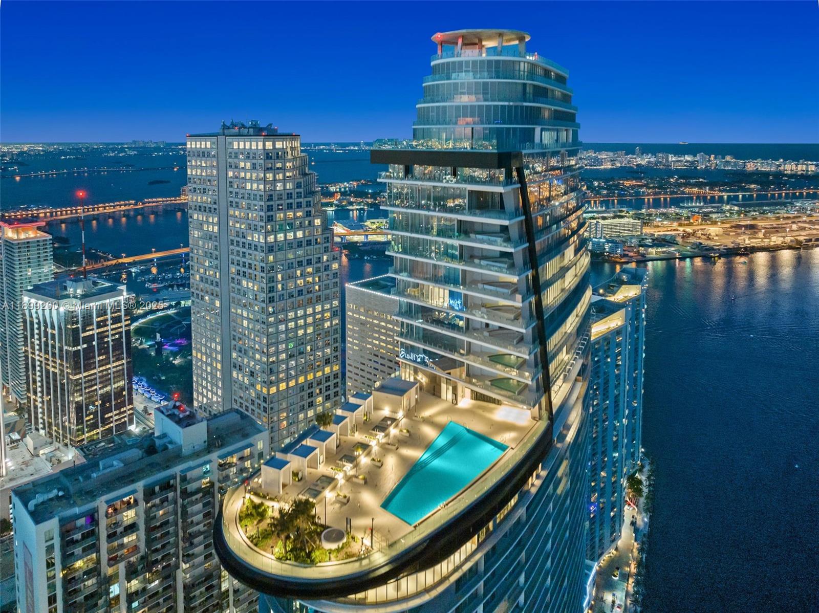 300 Biscayne Blvd Way #4909W, Miami FL 33131