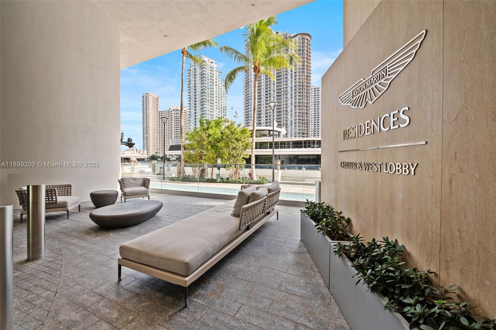 300 Biscayne Blvd Way #4909W, Miami FL 33131
