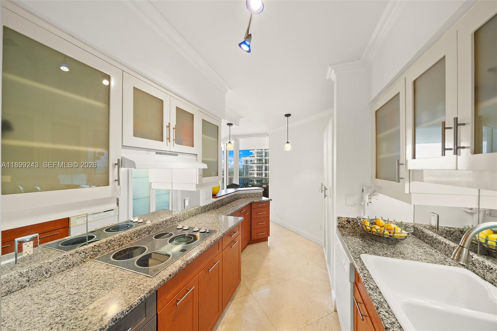 4775 Collins Ave #1708, Miami Beach FL 33140