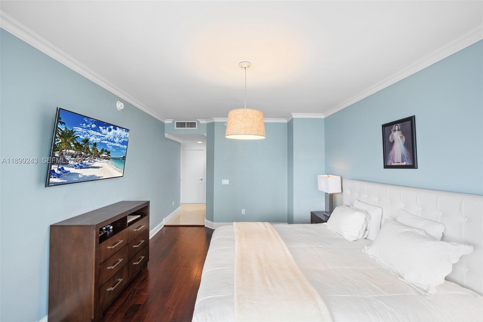 4775 Collins Ave #1708, Miami Beach FL 33140