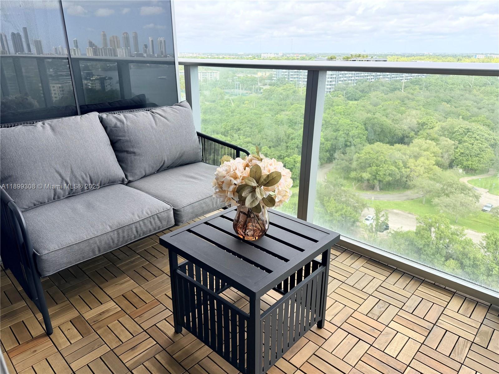 16385 Biscayne Blvd #1505, North Miami Beach FL 33160
