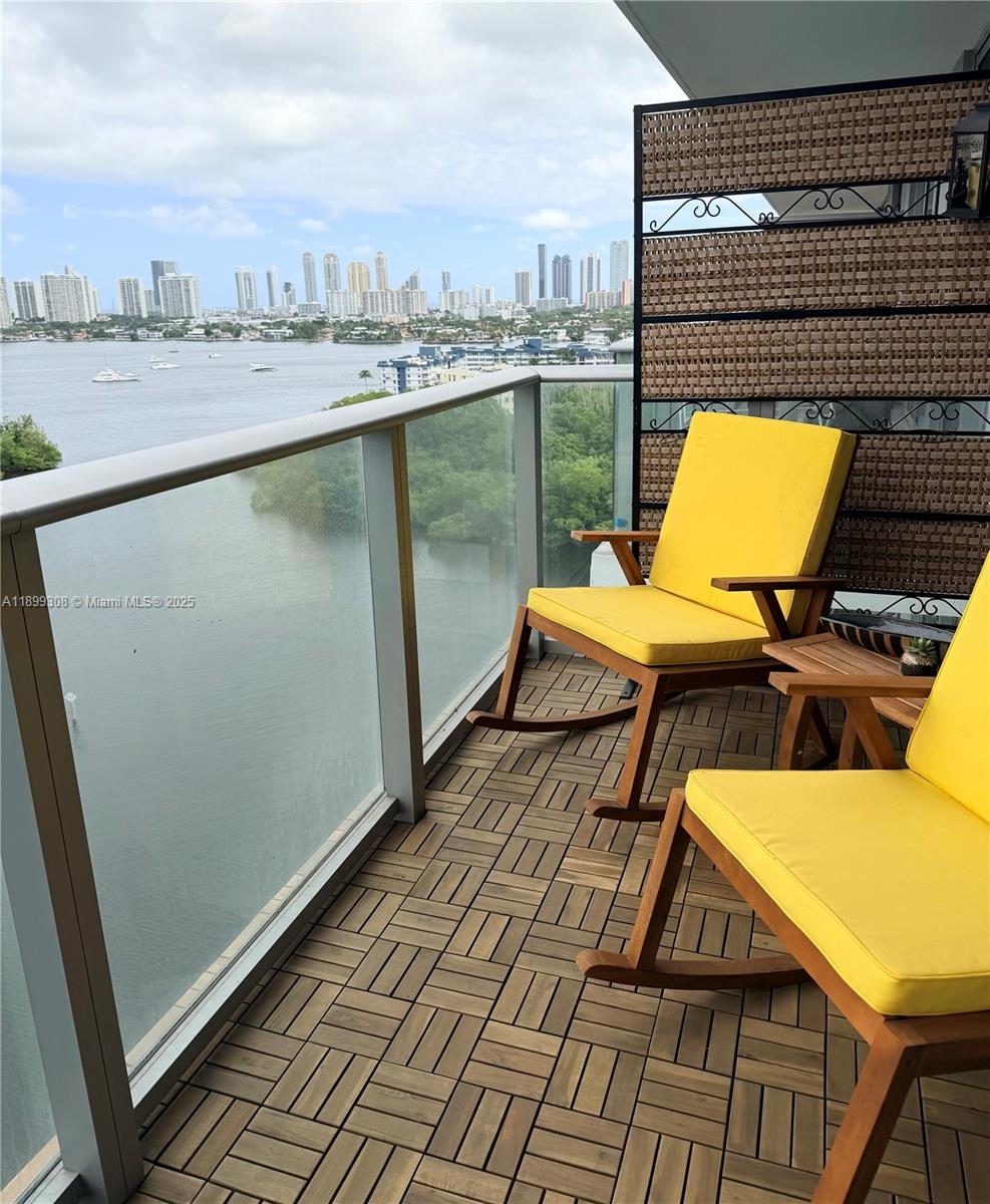 16385 Biscayne Blvd #1505, North Miami Beach FL 33160