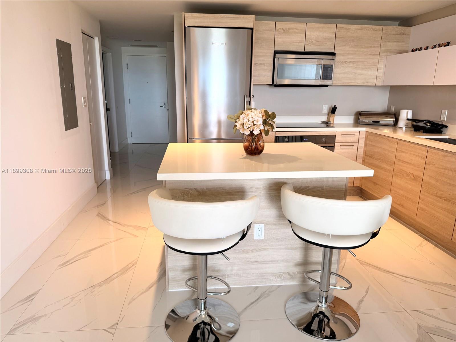 16385 Biscayne Blvd #1505, North Miami Beach FL 33160