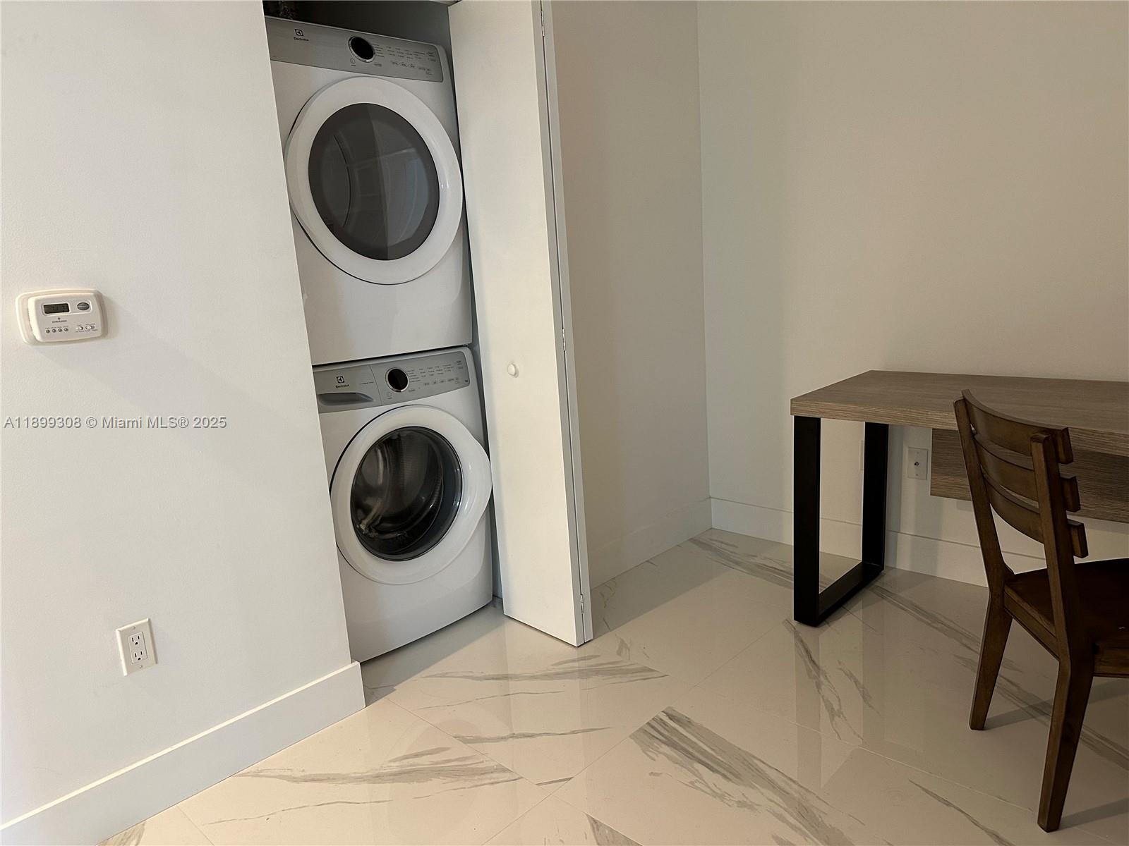 16385 Biscayne Blvd #1505, North Miami Beach FL 33160