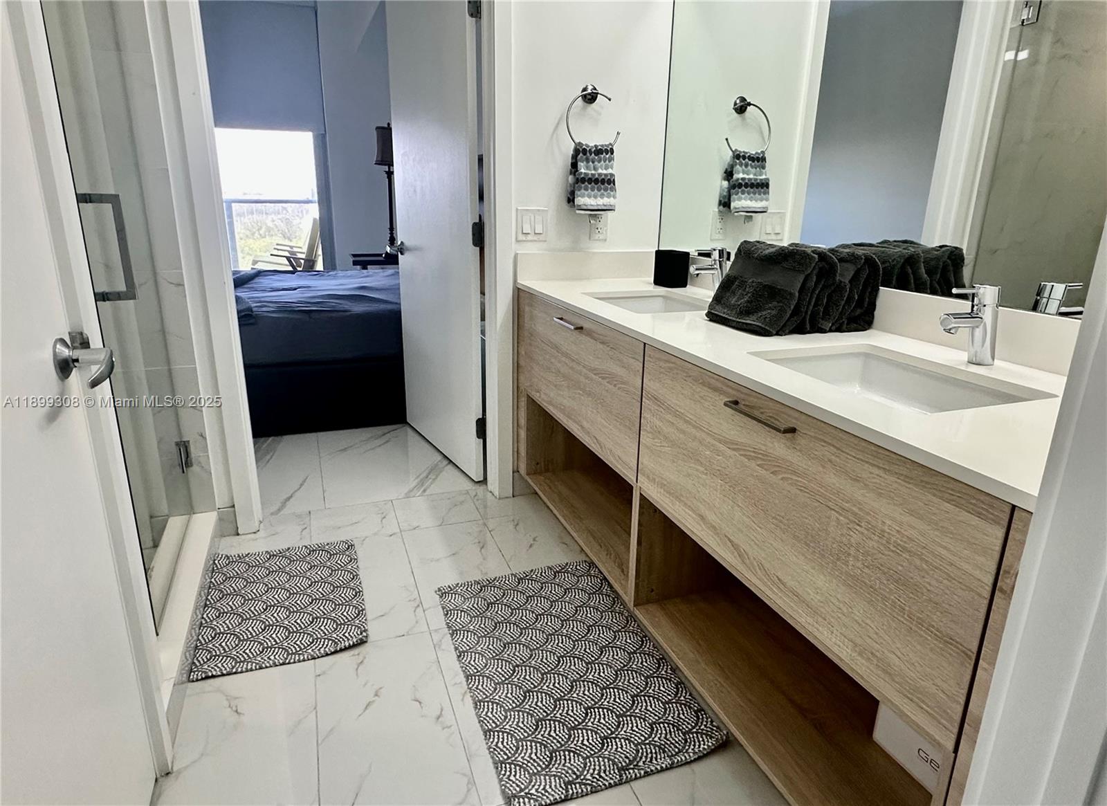 16385 Biscayne Blvd #1505, North Miami Beach FL 33160
