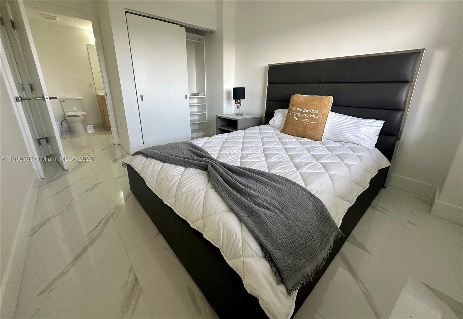 16385 Biscayne Blvd #1505, North Miami Beach FL 33160