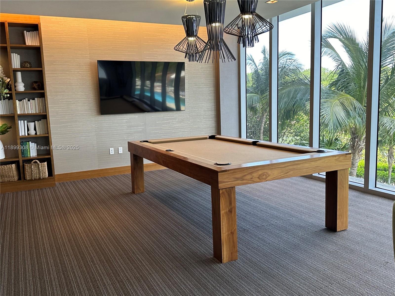 16385 Biscayne Blvd #1505, North Miami Beach FL 33160