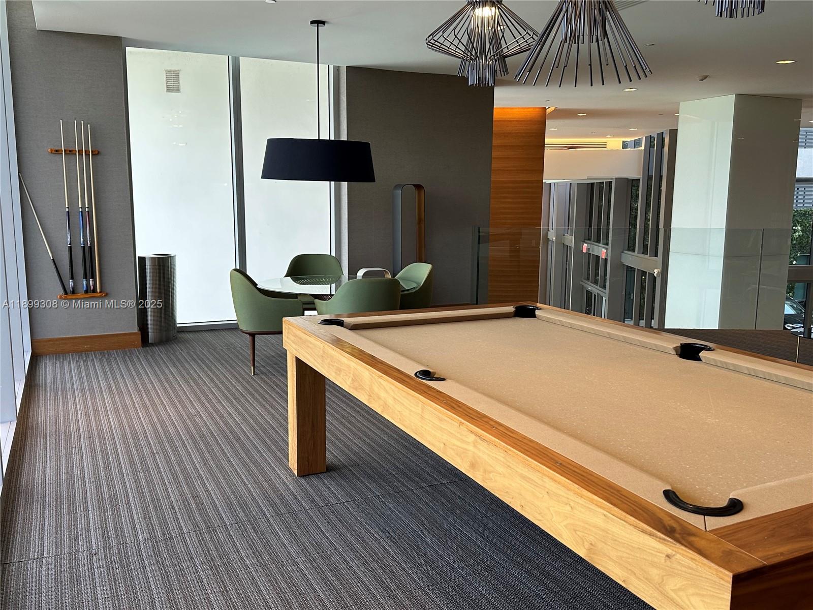 16385 Biscayne Blvd #1505, North Miami Beach FL 33160