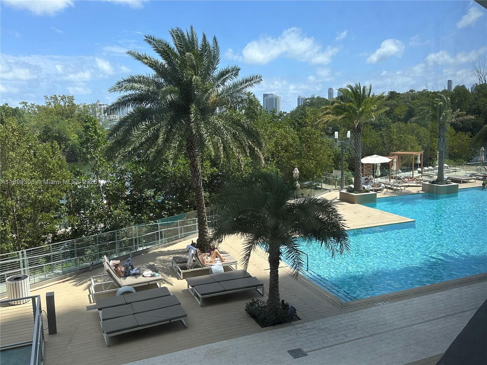 16385 Biscayne Blvd #1505, North Miami Beach FL 33160