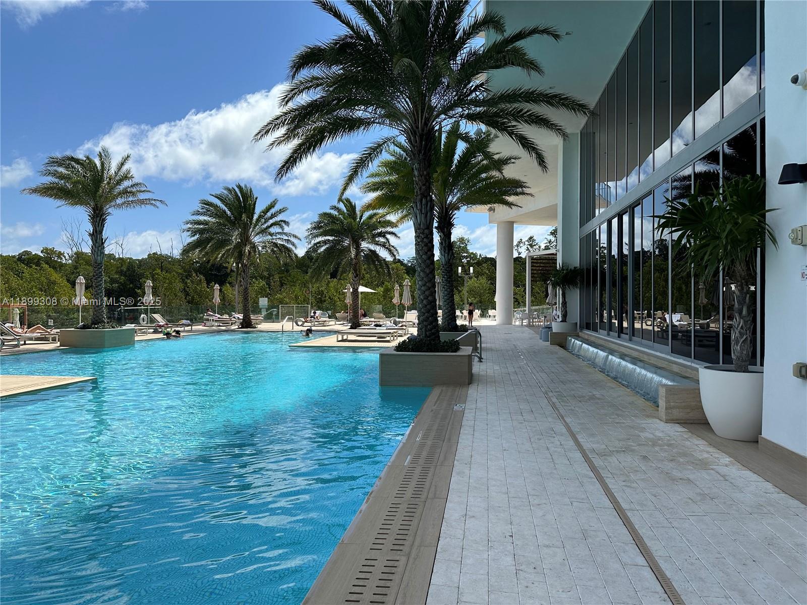 16385 Biscayne Blvd #1505, North Miami Beach FL 33160