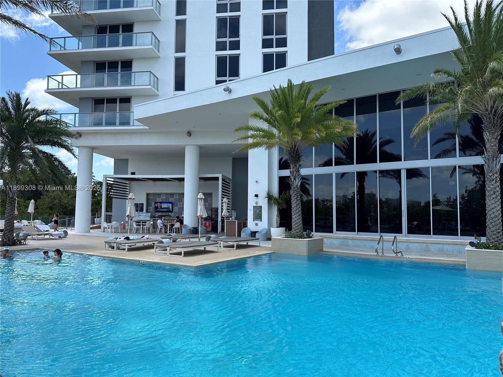 16385 Biscayne Blvd #1505, North Miami Beach FL 33160