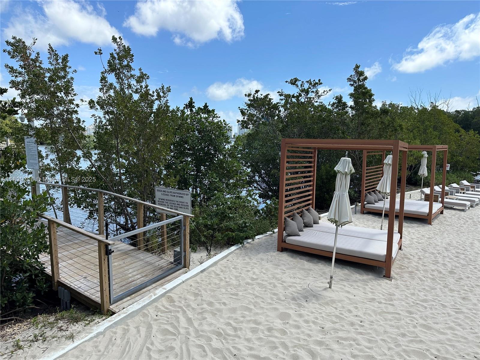 16385 Biscayne Blvd #1505, North Miami Beach FL 33160
