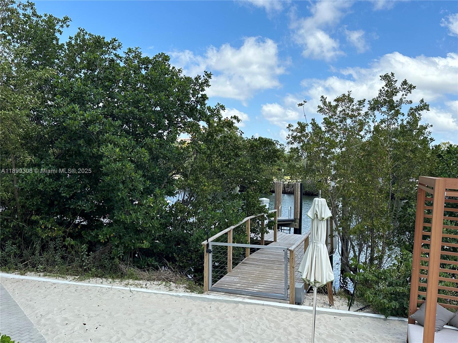 16385 Biscayne Blvd #1505, North Miami Beach FL 33160