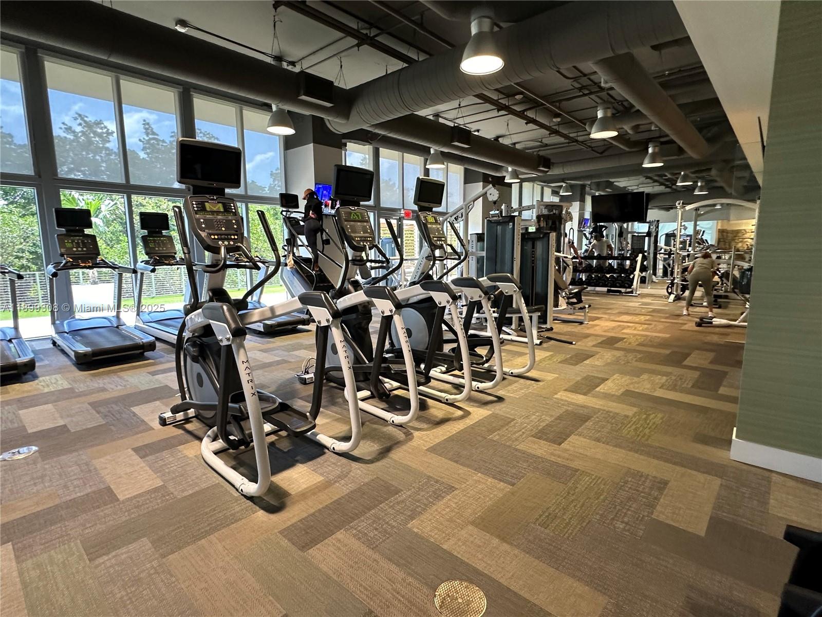 16385 Biscayne Blvd #1505, North Miami Beach FL 33160