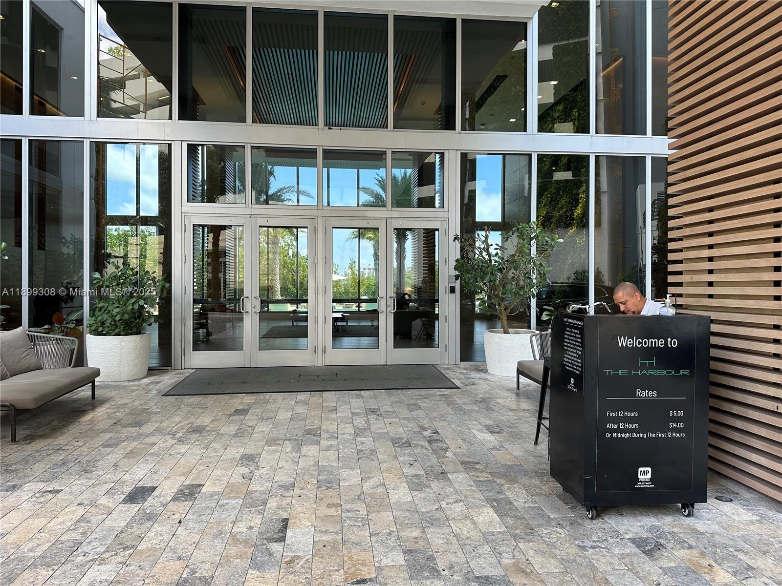 16385 Biscayne Blvd #1505, North Miami Beach FL 33160